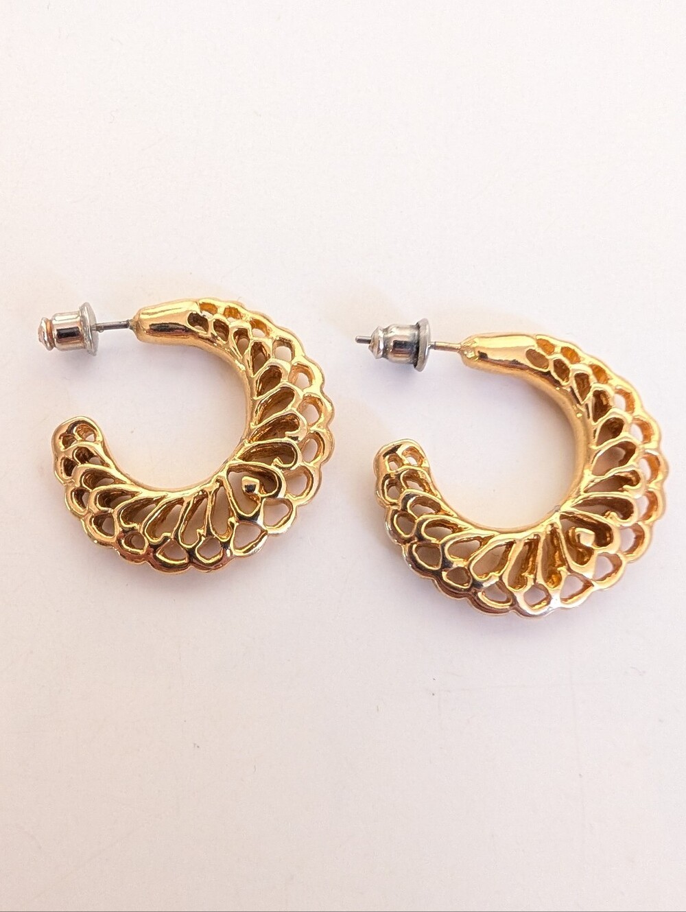 Vintage 80s Mobwife Gold Tone Filigree Ornate Scalloped Half Hoop Earrings